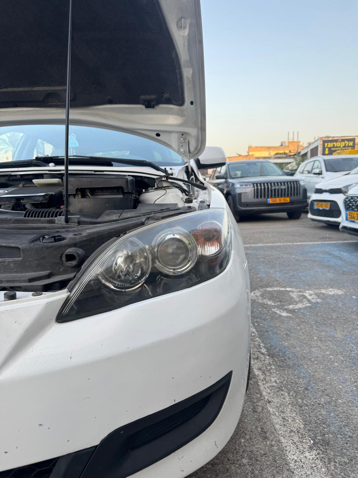 עבודת חידוש פנסים